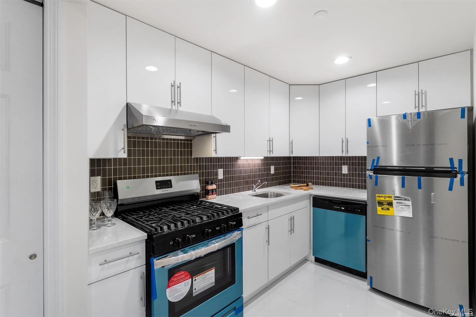 91-23 Corona Avenue, New York, NY, 1 Bedroom Bedrooms, 3 Rooms Rooms,1 BathroomBathrooms,Residential Lease,Idx,Corona,0,924503 91-23 Corona Avenue, New York, NY, 1 Bedroom Bedrooms, 3 Rooms Rooms,1 BathroomBathrooms,Residential Lease,Idx,Corona,0,924503