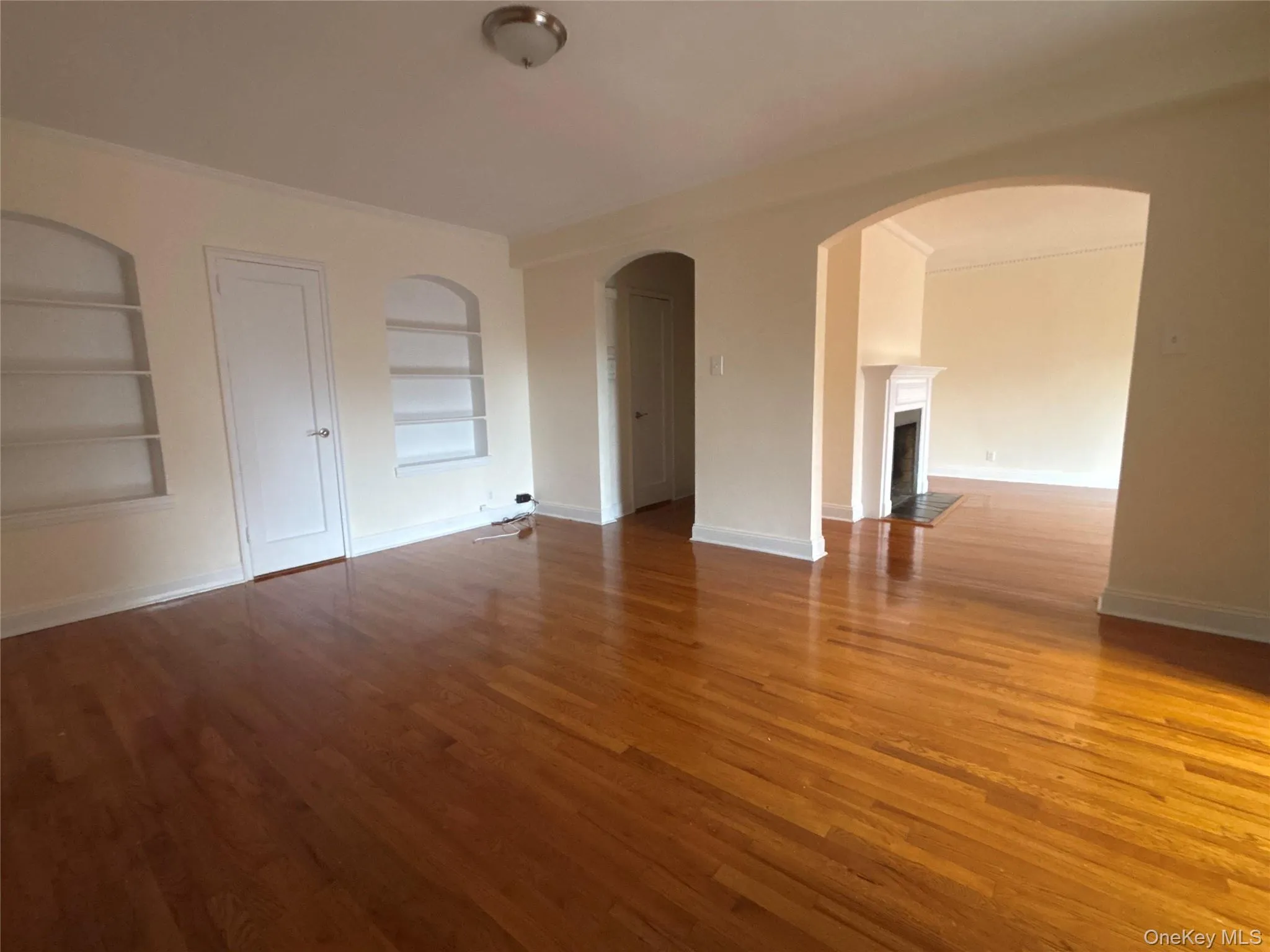 Entry/dining area Entry/dining area