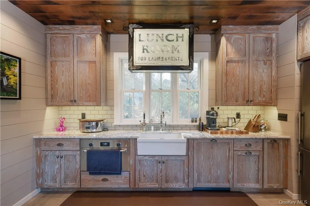 325 Ferdon Avenue, Orangetown, NY, 1 Bedroom Bedrooms, 2 Rooms Rooms,1 BathroomBathrooms,Residential Lease,Idx,Ferdon,0,924700 325 Ferdon Avenue, Orangetown, NY, 1 Bedroom Bedrooms, 2 Rooms Rooms,1 BathroomBathrooms,Residential Lease,Idx,Ferdon,0,924700