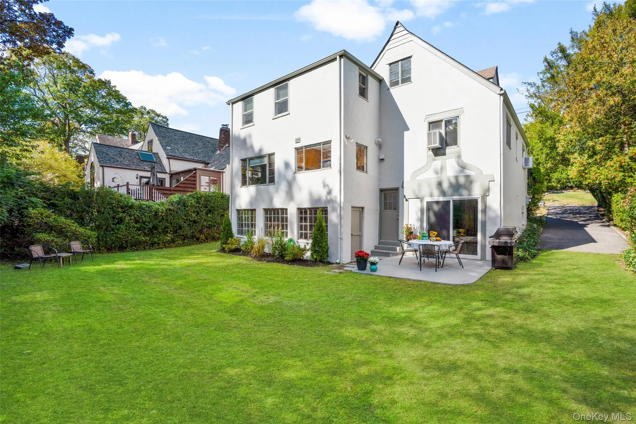 89 Edgewood Avenue, Mamaroneck, NY, 4 Bedrooms Bedrooms, 7 Rooms Rooms,3 BathroomsBathrooms,Residential,For Rent,Edgewood,0,924755 89 Edgewood Avenue, Mamaroneck, NY, 4 Bedrooms Bedrooms, 7 Rooms Rooms,3 BathroomsBathrooms,Residential,For Rent,Edgewood,0,924755