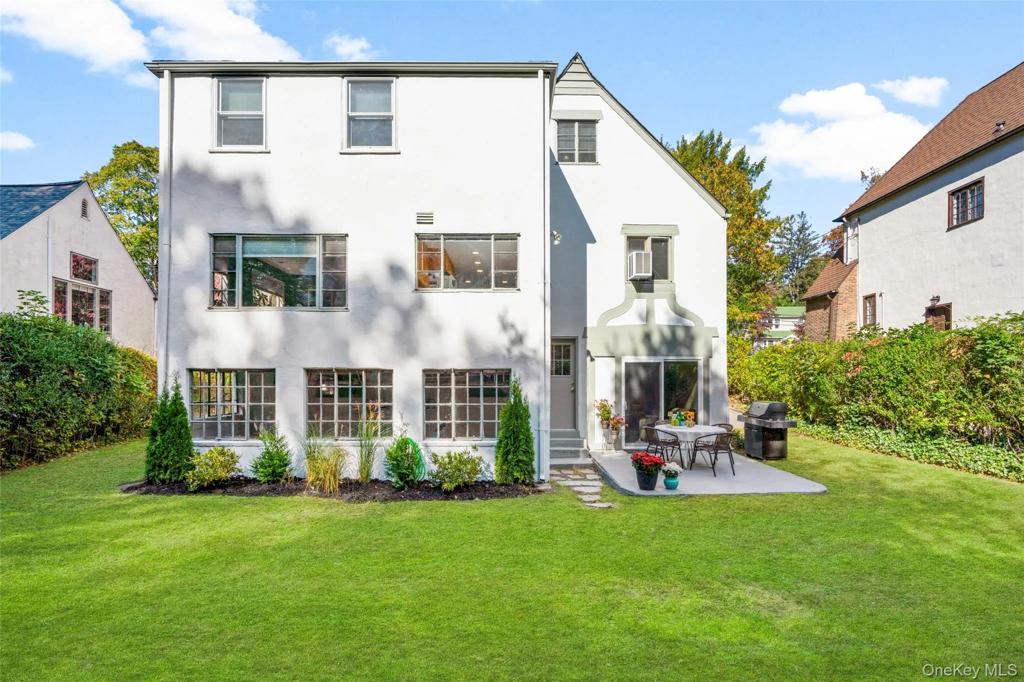 89 Edgewood Avenue, Mamaroneck, NY, 4 Bedrooms Bedrooms, 7 Rooms Rooms,3 BathroomsBathrooms,Residential,For Rent,Edgewood,0,924755 89 Edgewood Avenue, Mamaroneck, NY, 4 Bedrooms Bedrooms, 7 Rooms Rooms,3 BathroomsBathrooms,Residential,For Rent,Edgewood,0,924755