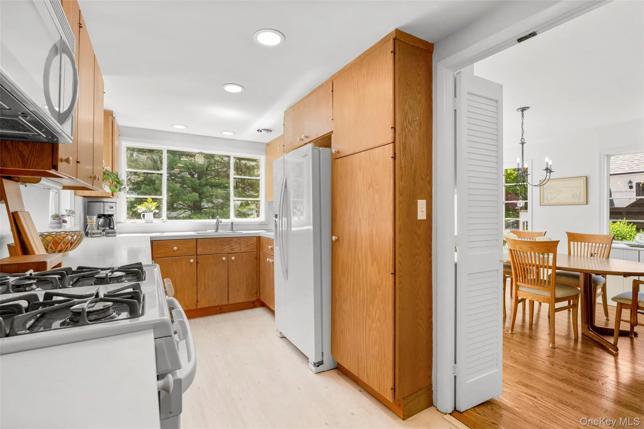 89 Edgewood Avenue, Mamaroneck, NY, 4 Bedrooms Bedrooms, 7 Rooms Rooms,3 BathroomsBathrooms,Residential,For Rent,Edgewood,0,924755 89 Edgewood Avenue, Mamaroneck, NY, 4 Bedrooms Bedrooms, 7 Rooms Rooms,3 BathroomsBathrooms,Residential,For Rent,Edgewood,0,924755