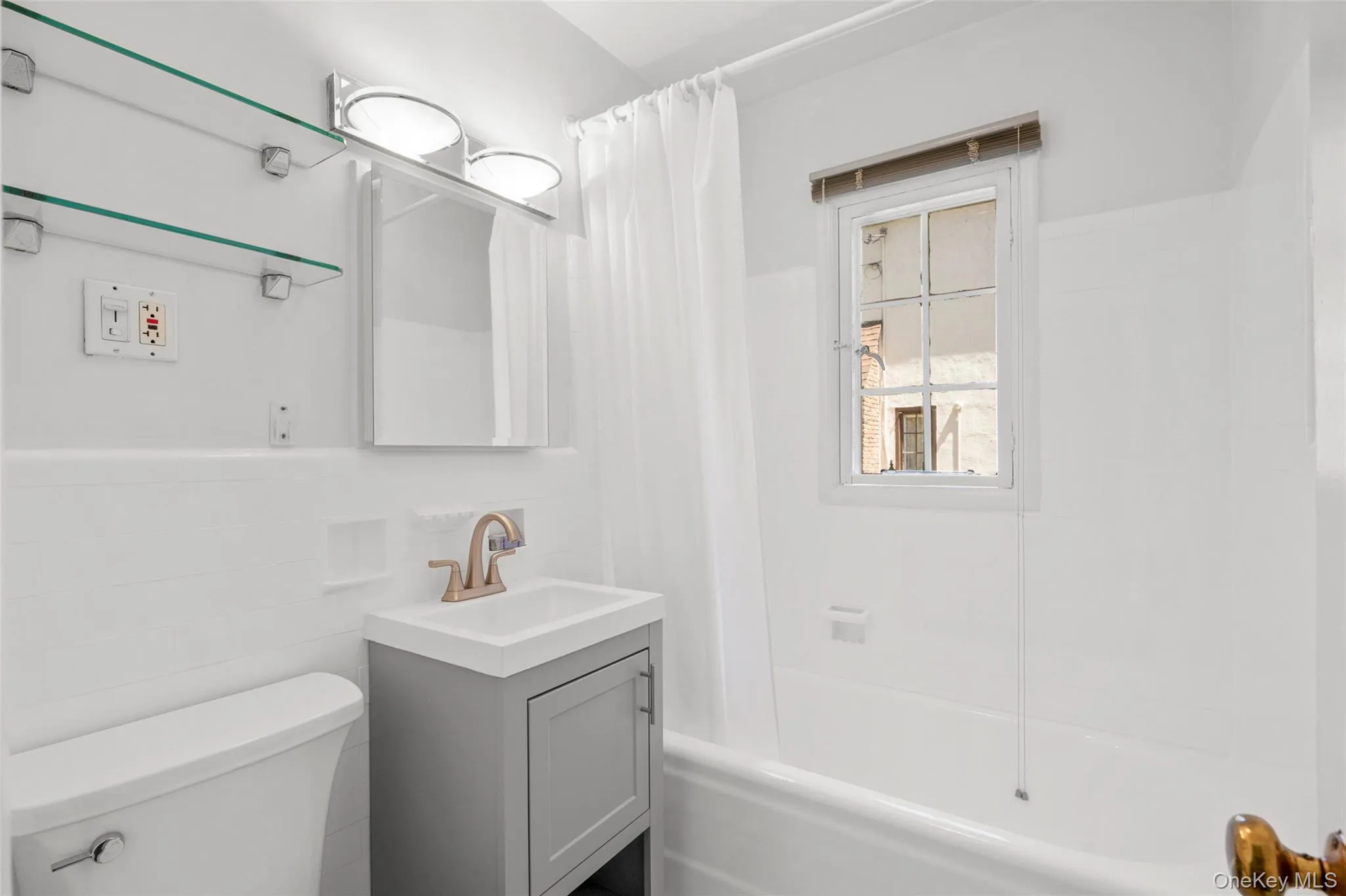 89 Edgewood Avenue, Mamaroneck, NY, 4 Bedrooms Bedrooms, 7 Rooms Rooms,3 BathroomsBathrooms,Residential,For Rent,Edgewood,0,924755 89 Edgewood Avenue, Mamaroneck, NY, 4 Bedrooms Bedrooms, 7 Rooms Rooms,3 BathroomsBathrooms,Residential,For Rent,Edgewood,0,924755