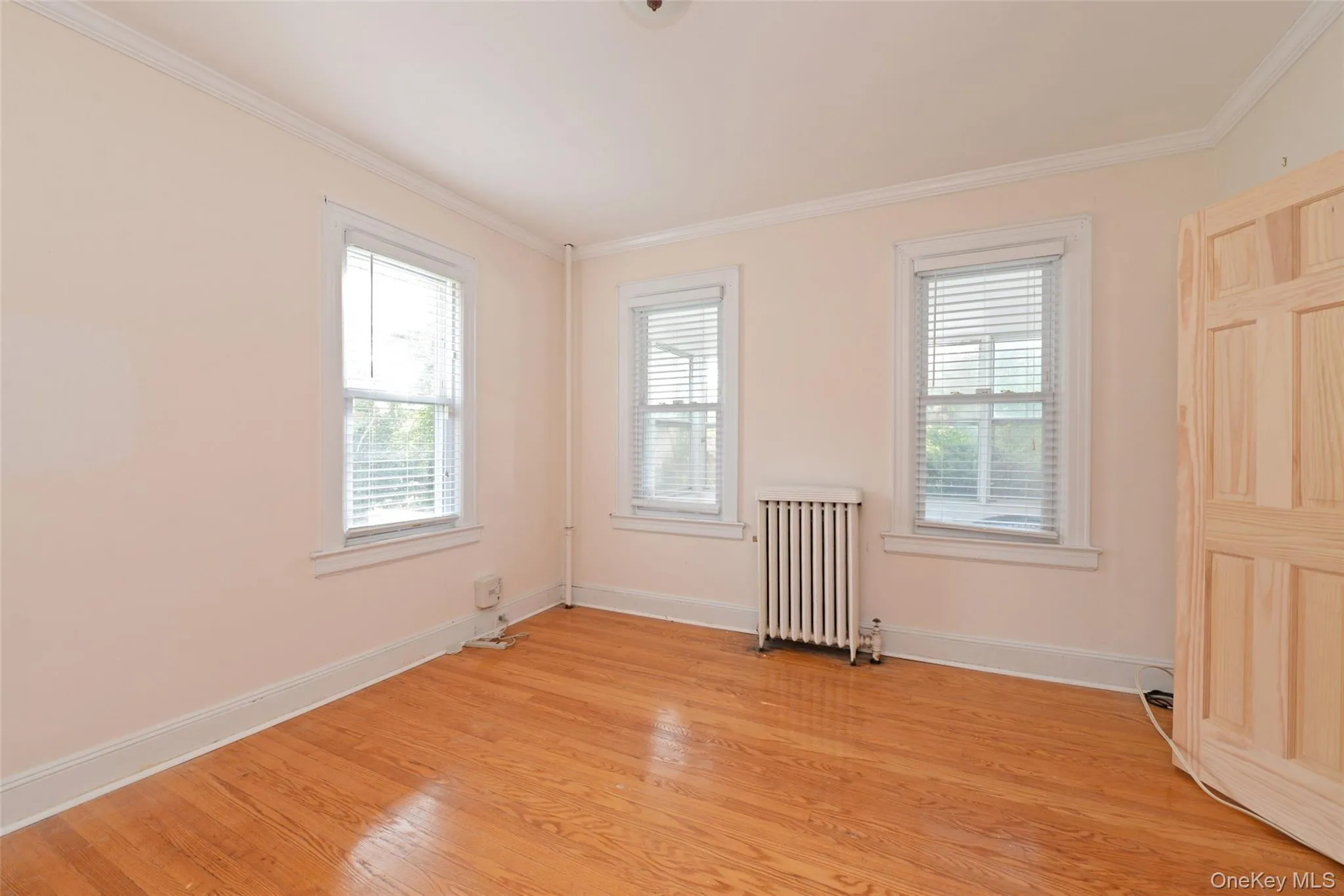 featuring hardwood flooring featuring hardwood flooring