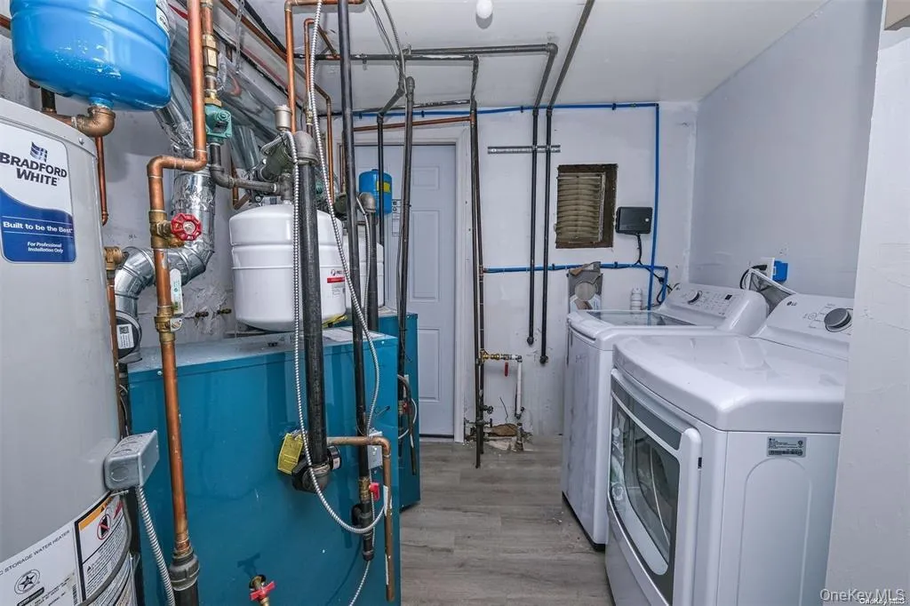 Shared Laundry/Utility Room Shared Laundry/Utility Room