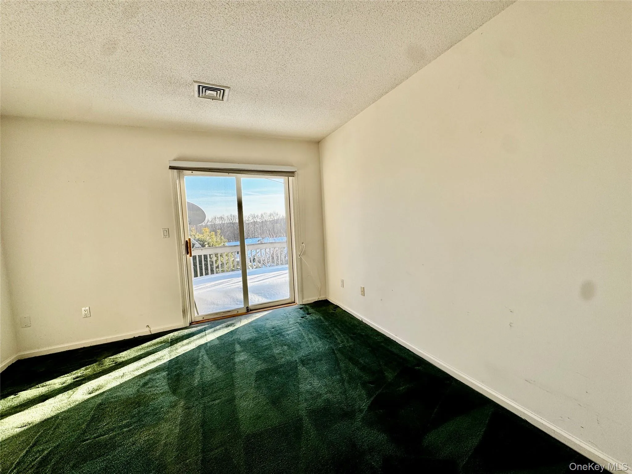 Den / Office with Sliding Glass Doors to Deck. Den / Office with Sliding Glass Doors to Deck.