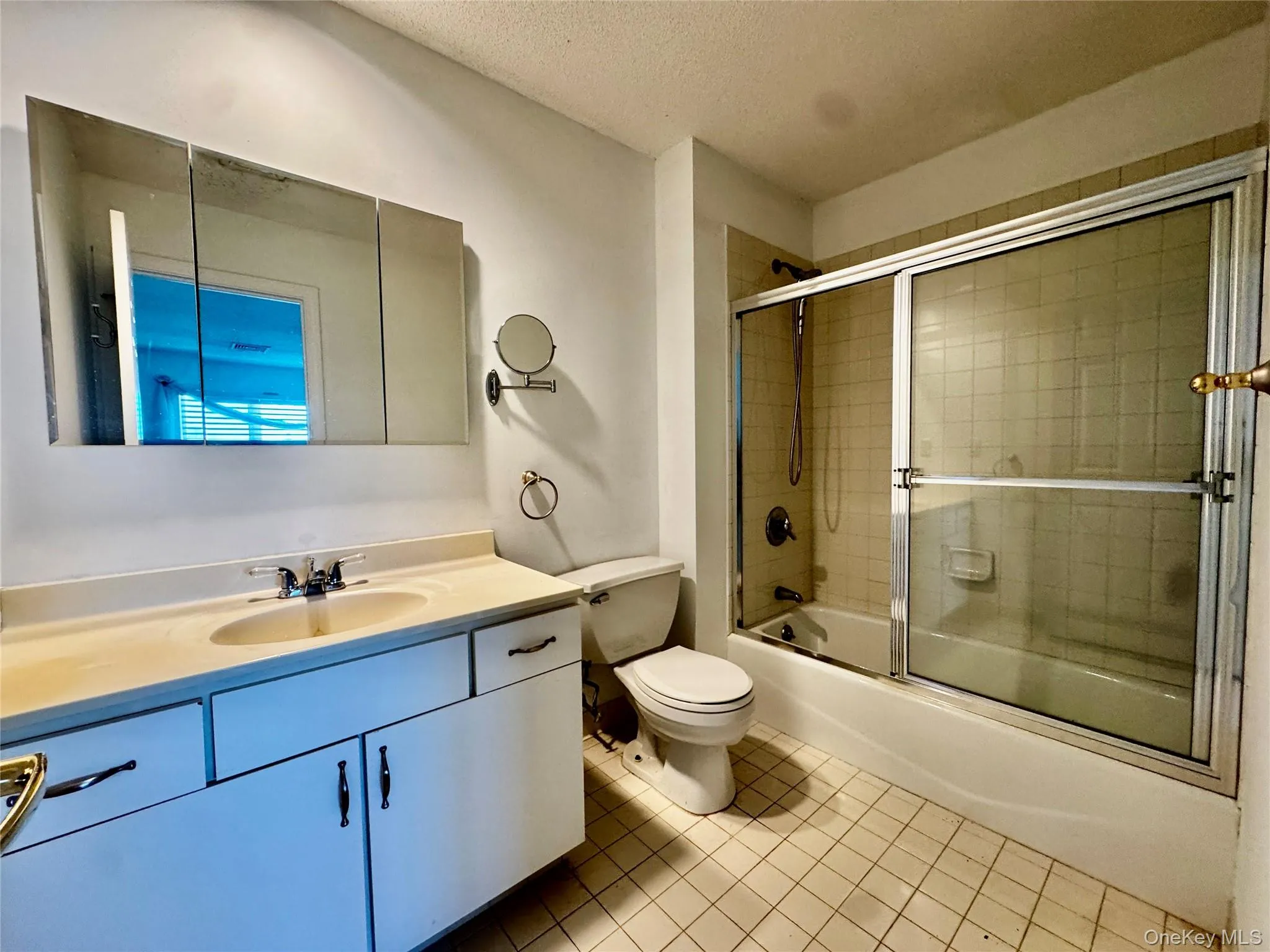 Primary Bath En Suite Primary Bath En Suite