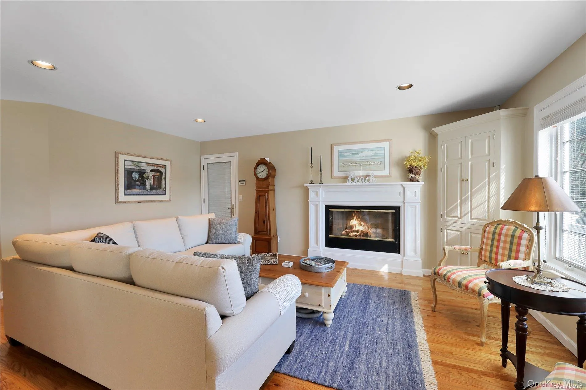 Living Room w/Fireplace Living Room w/Fireplace