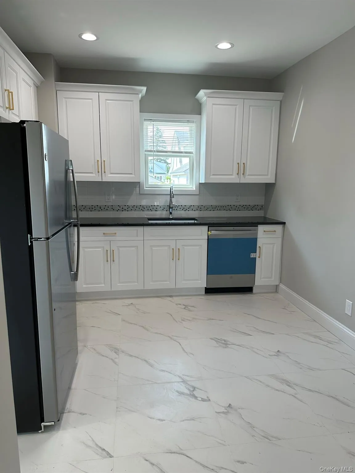 39 Fairfield Avenue, North Hempstead, NY, 2 Bedrooms Bedrooms, 4 Rooms Rooms,1 BathroomBathrooms,Residential Lease,Idx,Fairfield,0,924855 39 Fairfield Avenue, North Hempstead, NY, 2 Bedrooms Bedrooms, 4 Rooms Rooms,1 BathroomBathrooms,Residential Lease,Idx,Fairfield,0,924855