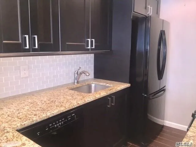 Granite Kitchen with dishwasher Granite Kitchen with dishwasher