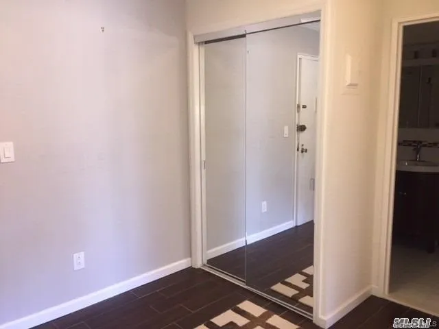 Entry hallway with Large closet Entry hallway with Large closet