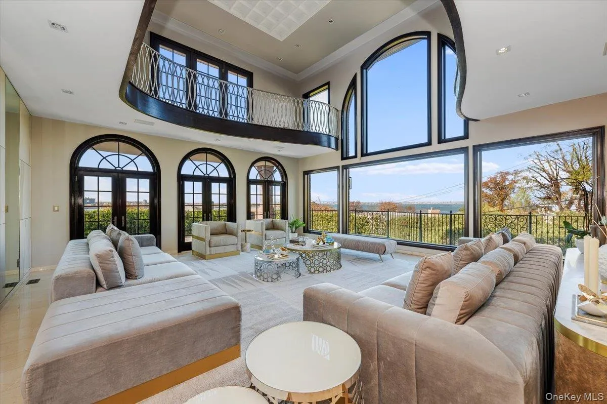 25 Edgewater Lane, North Hempstead, NY, 8 Bedrooms Bedrooms, 14 Rooms Rooms,7 BathroomsBathrooms,Residential Lease,Idx,Edgewater,0,925305 25 Edgewater Lane, North Hempstead, NY, 8 Bedrooms Bedrooms, 14 Rooms Rooms,7 BathroomsBathrooms,Residential Lease,Idx,Edgewater,0,925305