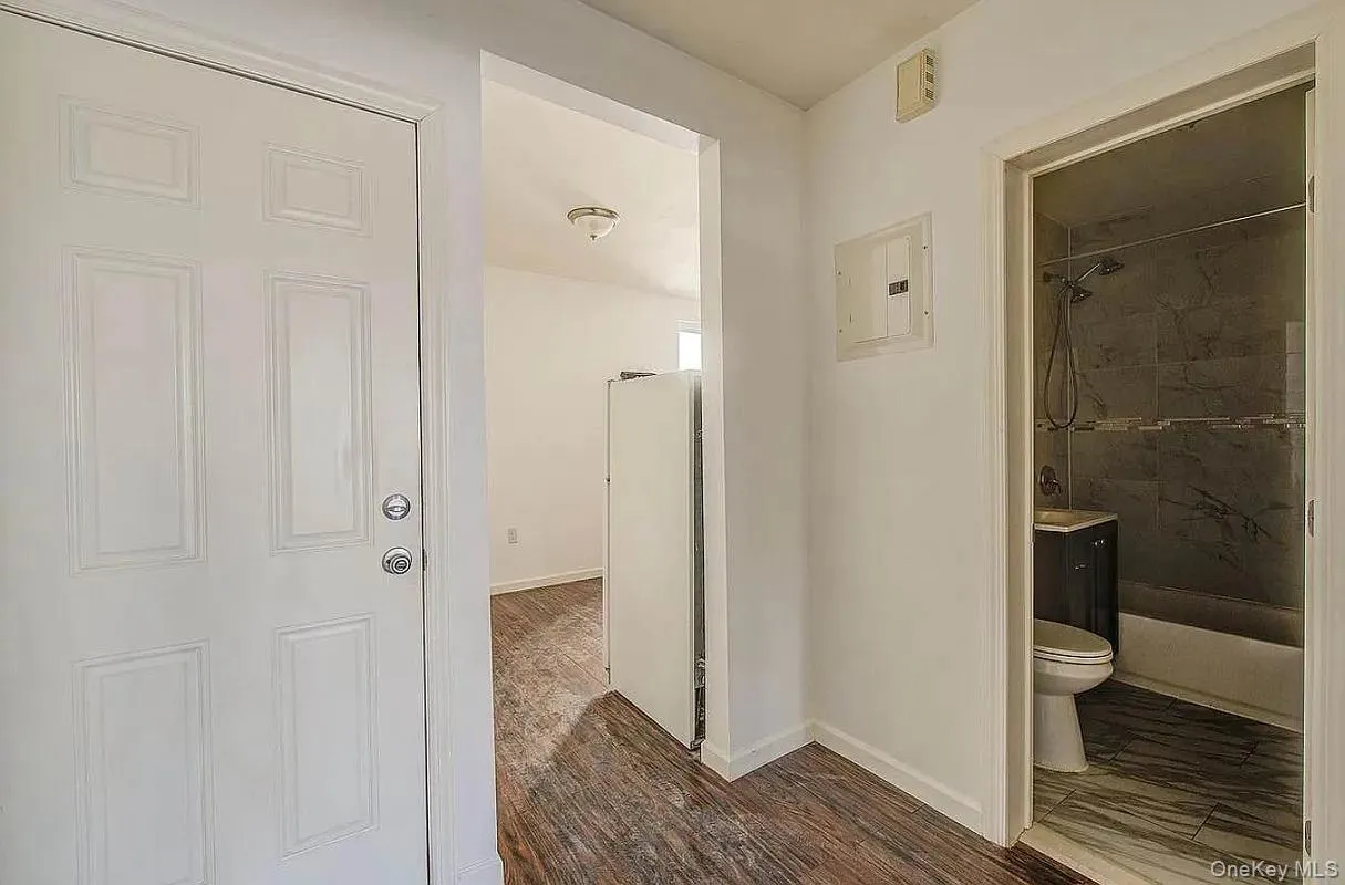 72-47 Metropolitan Avenue, New York, NY, 1 Bedroom Bedrooms, 5 Rooms Rooms,1 BathroomBathrooms,Residential Lease,Idx,Metropolitan,0,925353 72-47 Metropolitan Avenue, New York, NY, 1 Bedroom Bedrooms, 5 Rooms Rooms,1 BathroomBathrooms,Residential Lease,Idx,Metropolitan,0,925353