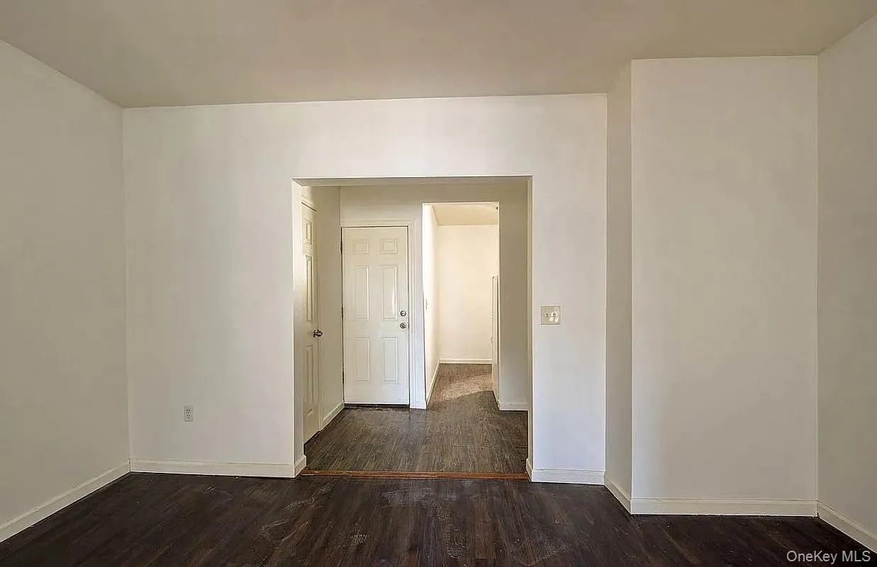 72-47 Metropolitan Avenue, New York, NY, 1 Bedroom Bedrooms, 5 Rooms Rooms,1 BathroomBathrooms,Residential Lease,Idx,Metropolitan,0,925353 72-47 Metropolitan Avenue, New York, NY, 1 Bedroom Bedrooms, 5 Rooms Rooms,1 BathroomBathrooms,Residential Lease,Idx,Metropolitan,0,925353