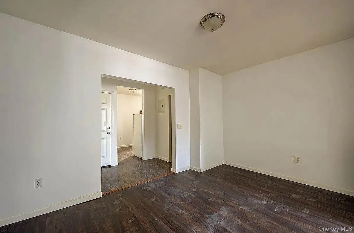 72-47 Metropolitan Avenue, New York, NY, 1 Bedroom Bedrooms, 5 Rooms Rooms,1 BathroomBathrooms,Residential Lease,Idx,Metropolitan,0,925353 72-47 Metropolitan Avenue, New York, NY, 1 Bedroom Bedrooms, 5 Rooms Rooms,1 BathroomBathrooms,Residential Lease,Idx,Metropolitan,0,925353