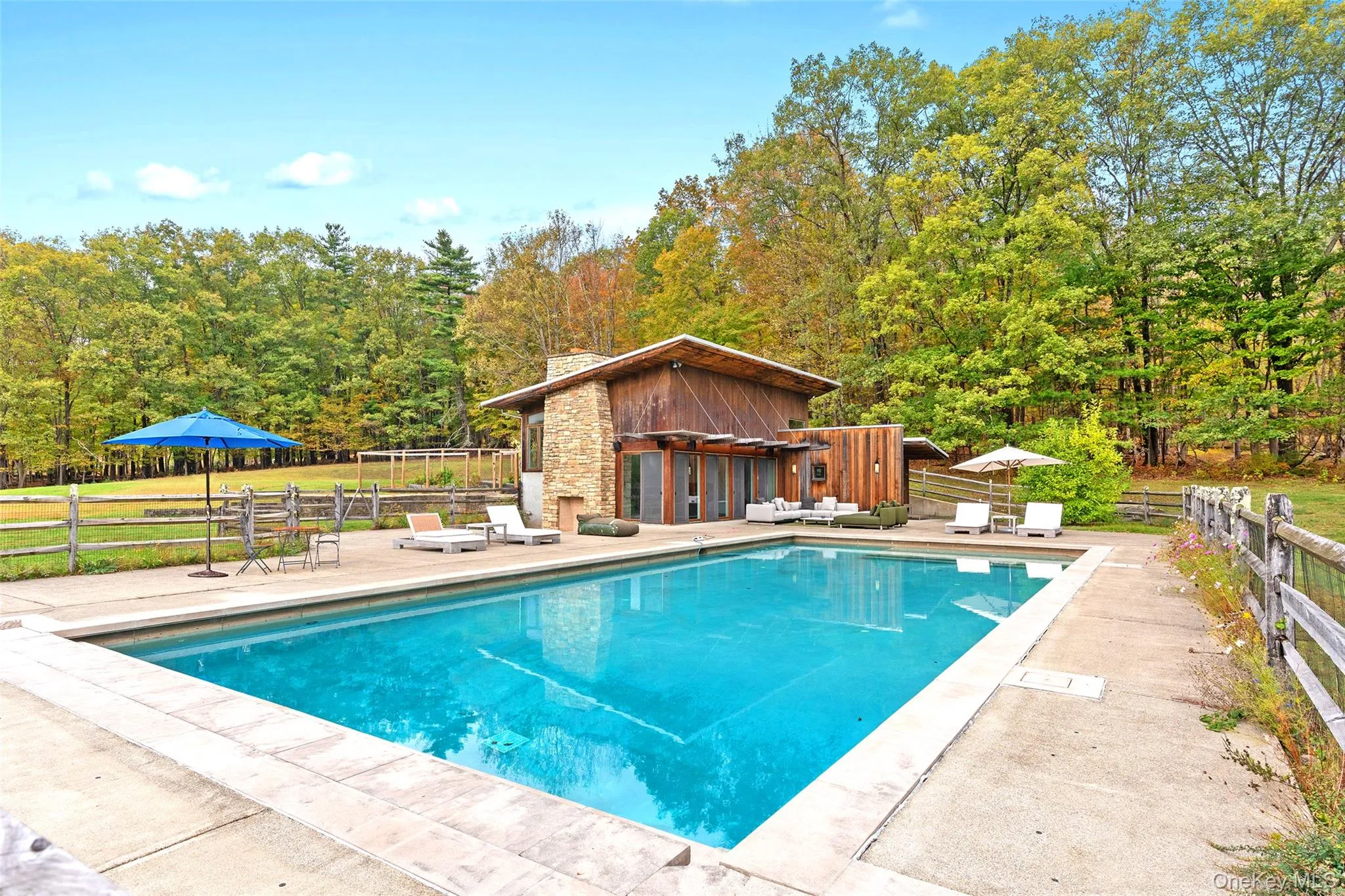 Poll and Pool/Guest house. Poll and Pool/Guest house.