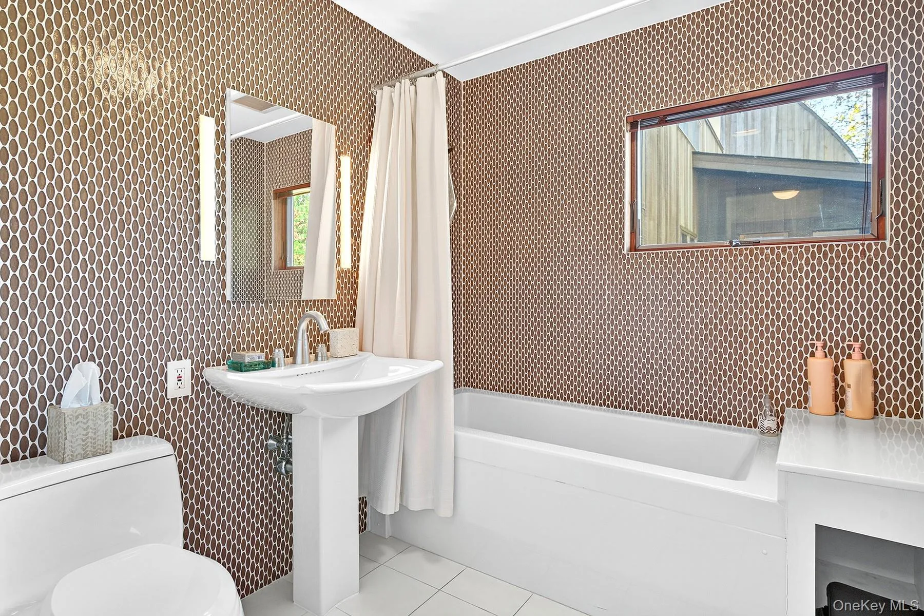Pool/guest house bathroom. Pool/guest house bathroom.