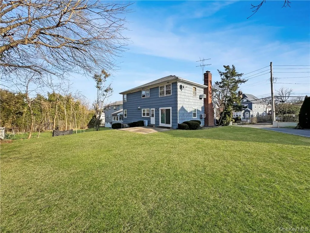 Spacious Backyard Spacious Backyard