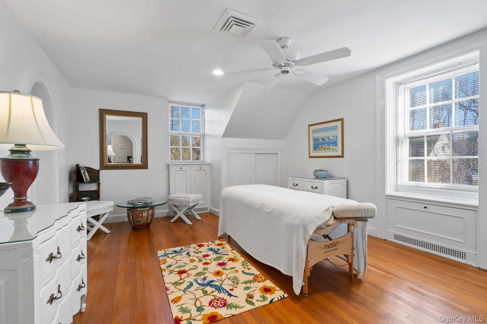 Second floor en suite bedroom Second floor en suite bedroom