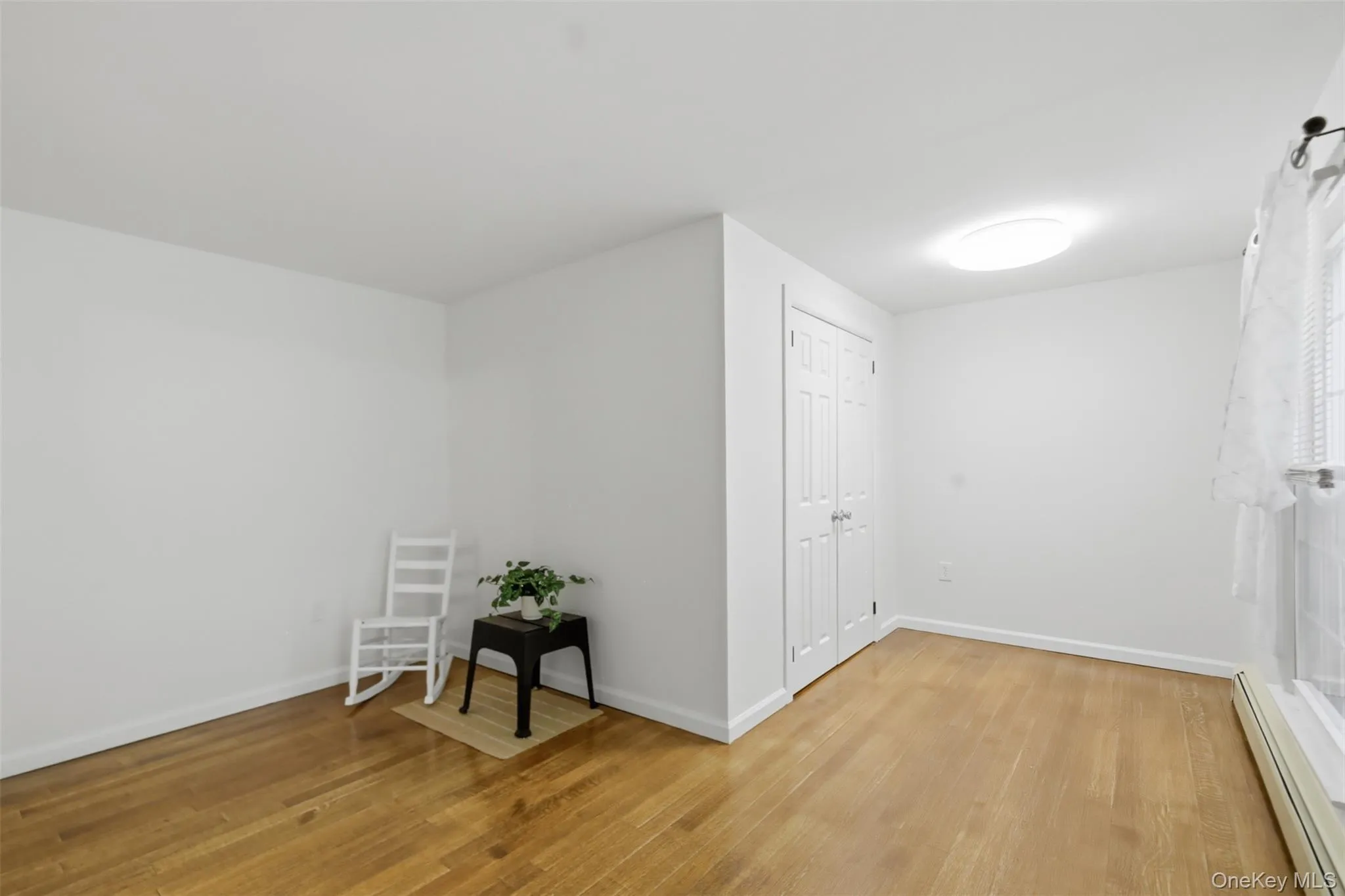 Additional first floor room perfect for playroom, den, famiy room! Additional first floor room perfect for playroom, den, famiy room!