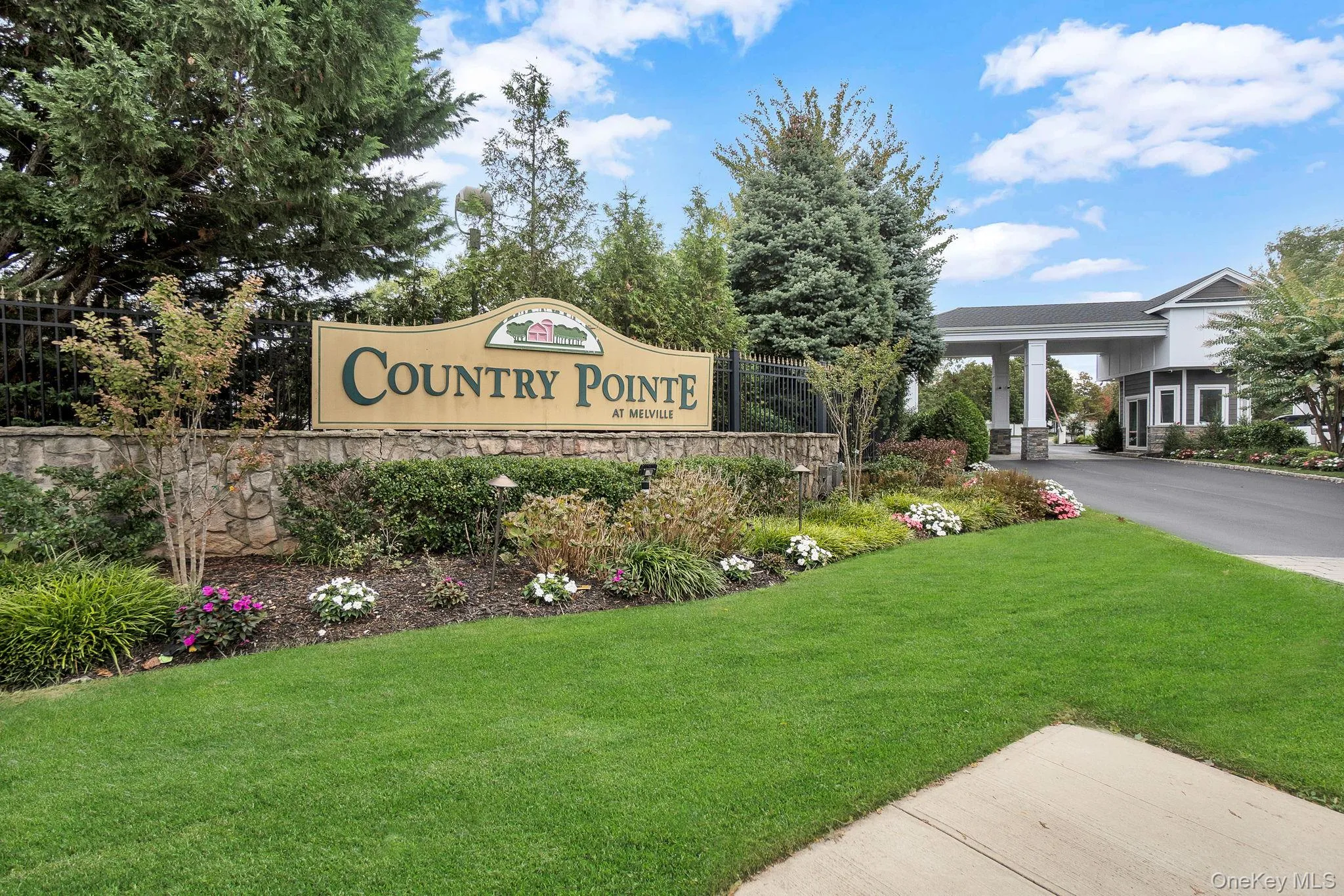 Community / neighborhood sign with a yard Community / neighborhood sign with a yard