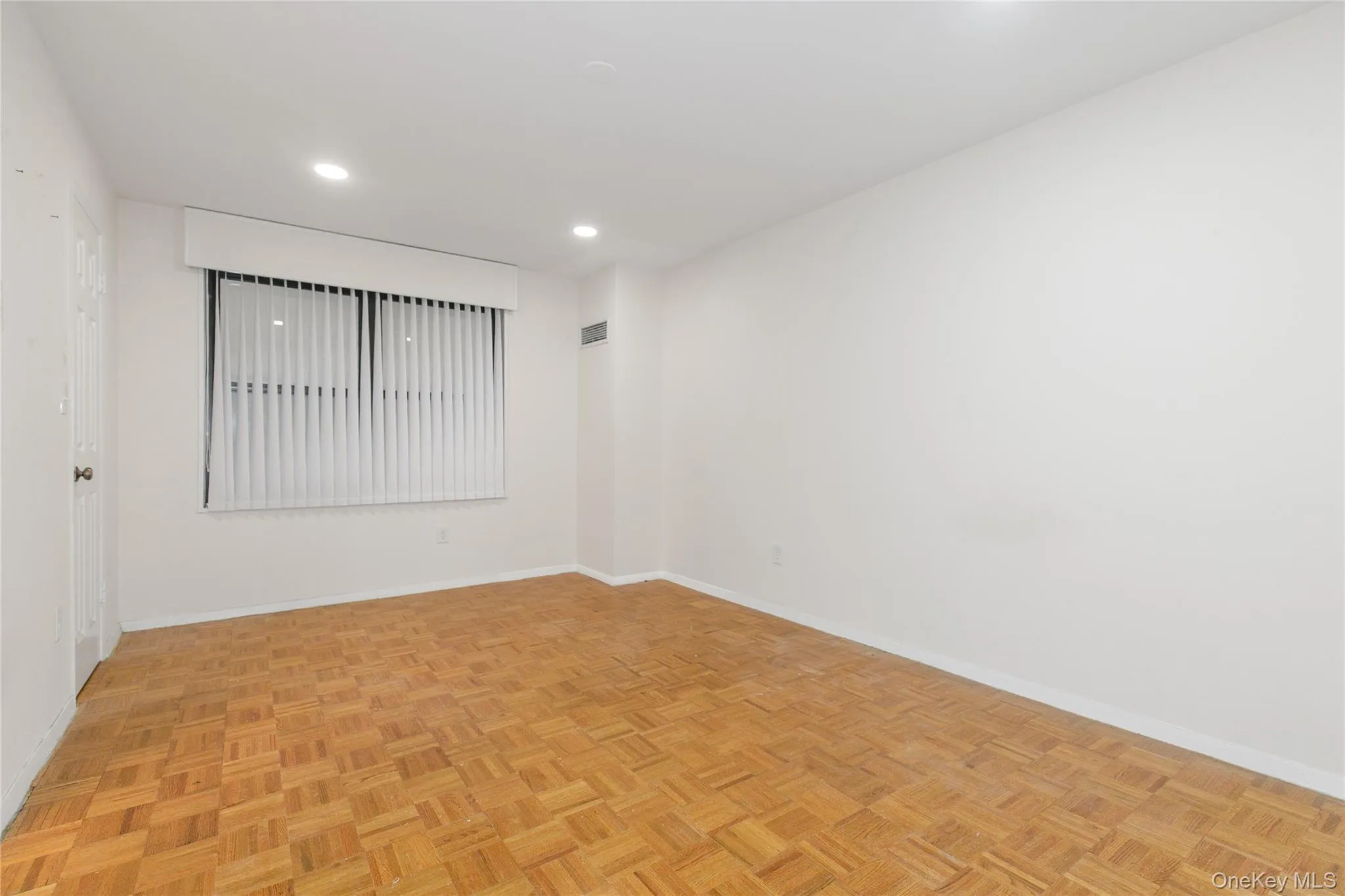 12 BOND Street, North Hempstead, NY, 2 Bedrooms Bedrooms, 5 Rooms Rooms,2 BathroomsBathrooms,Residential Lease,Idx,BOND,0,925774 12 BOND Street, North Hempstead, NY, 2 Bedrooms Bedrooms, 5 Rooms Rooms,2 BathroomsBathrooms,Residential Lease,Idx,BOND,0,925774