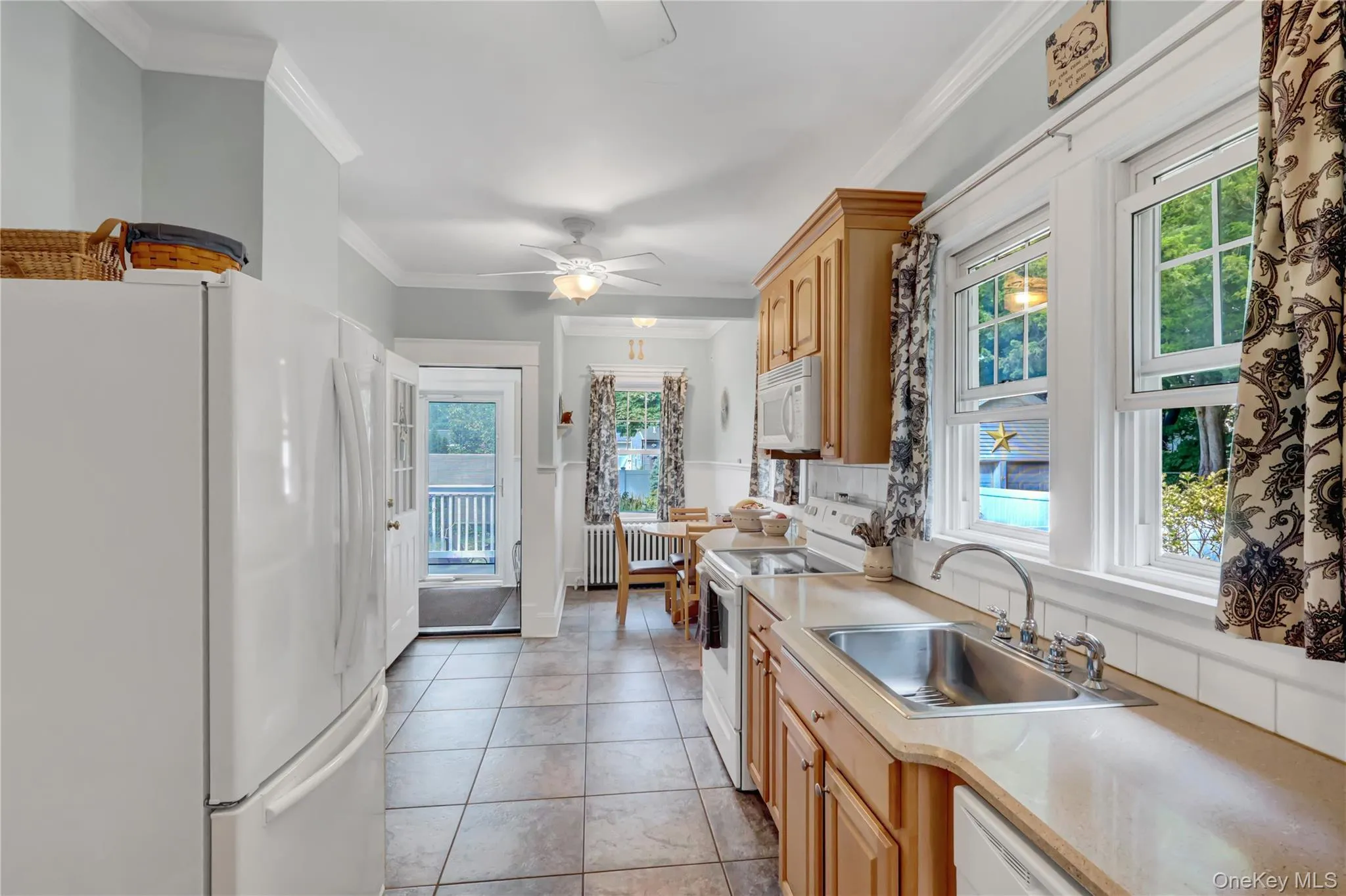 1606 Grundy Avenue, Islip, NY, 3 Bedrooms Bedrooms, 6 Rooms Rooms,2 BathroomsBathrooms,Residential,For Rent,Grundy,0,925942 1606 Grundy Avenue, Islip, NY, 3 Bedrooms Bedrooms, 6 Rooms Rooms,2 BathroomsBathrooms,Residential,For Rent,Grundy,0,925942