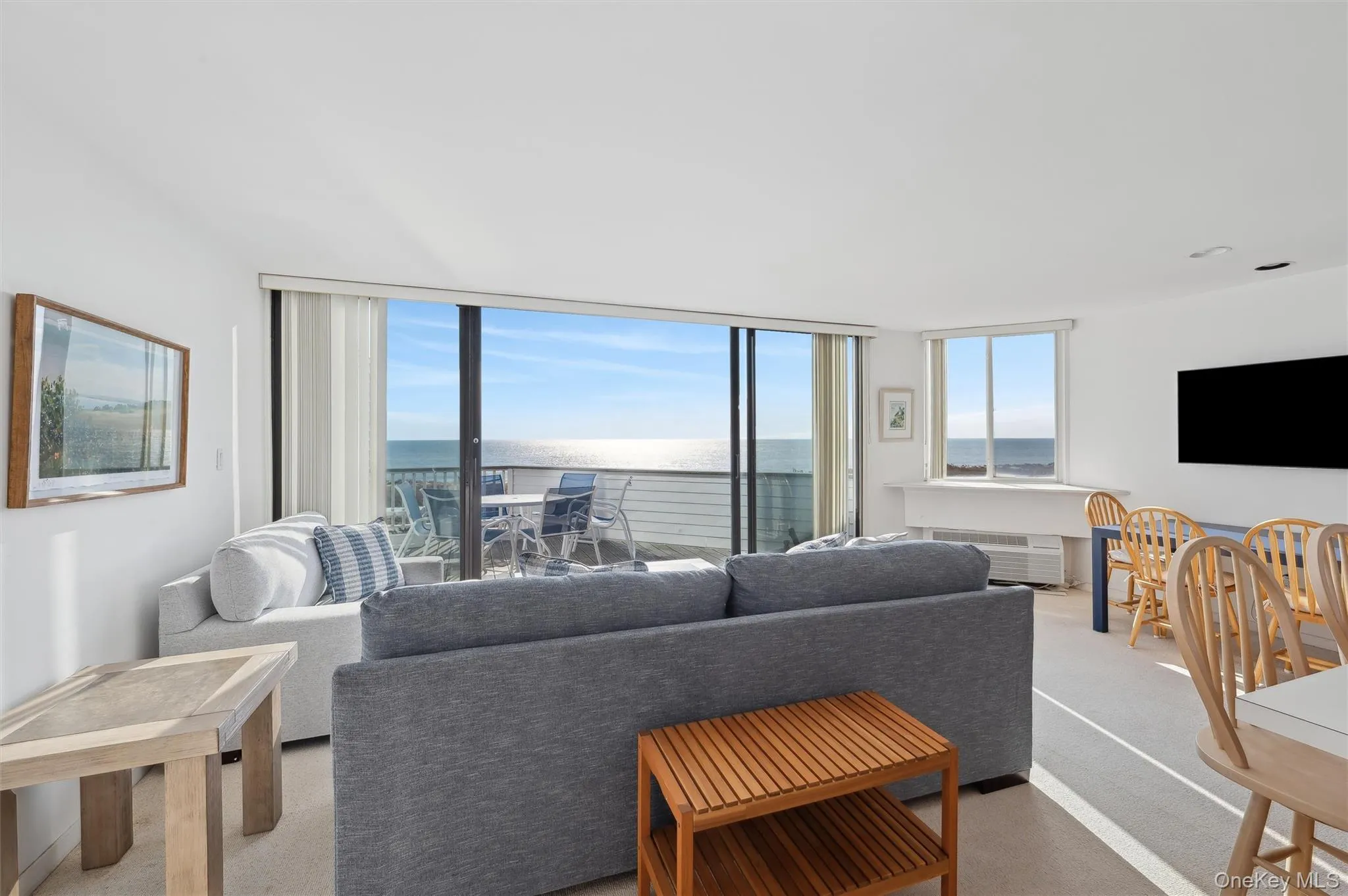 Indoor/Outdoor living Indoor/Outdoor living