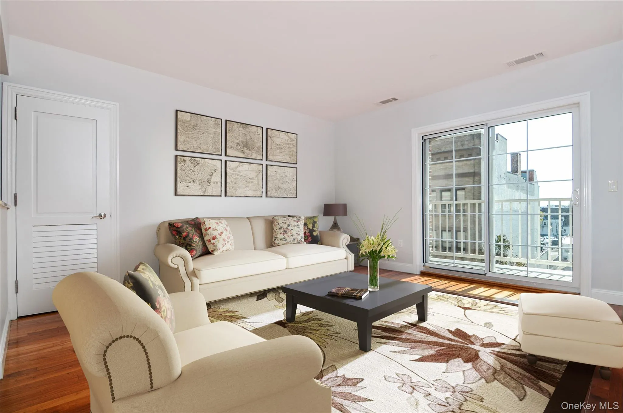 Living area is virtually staged Living area is virtually staged