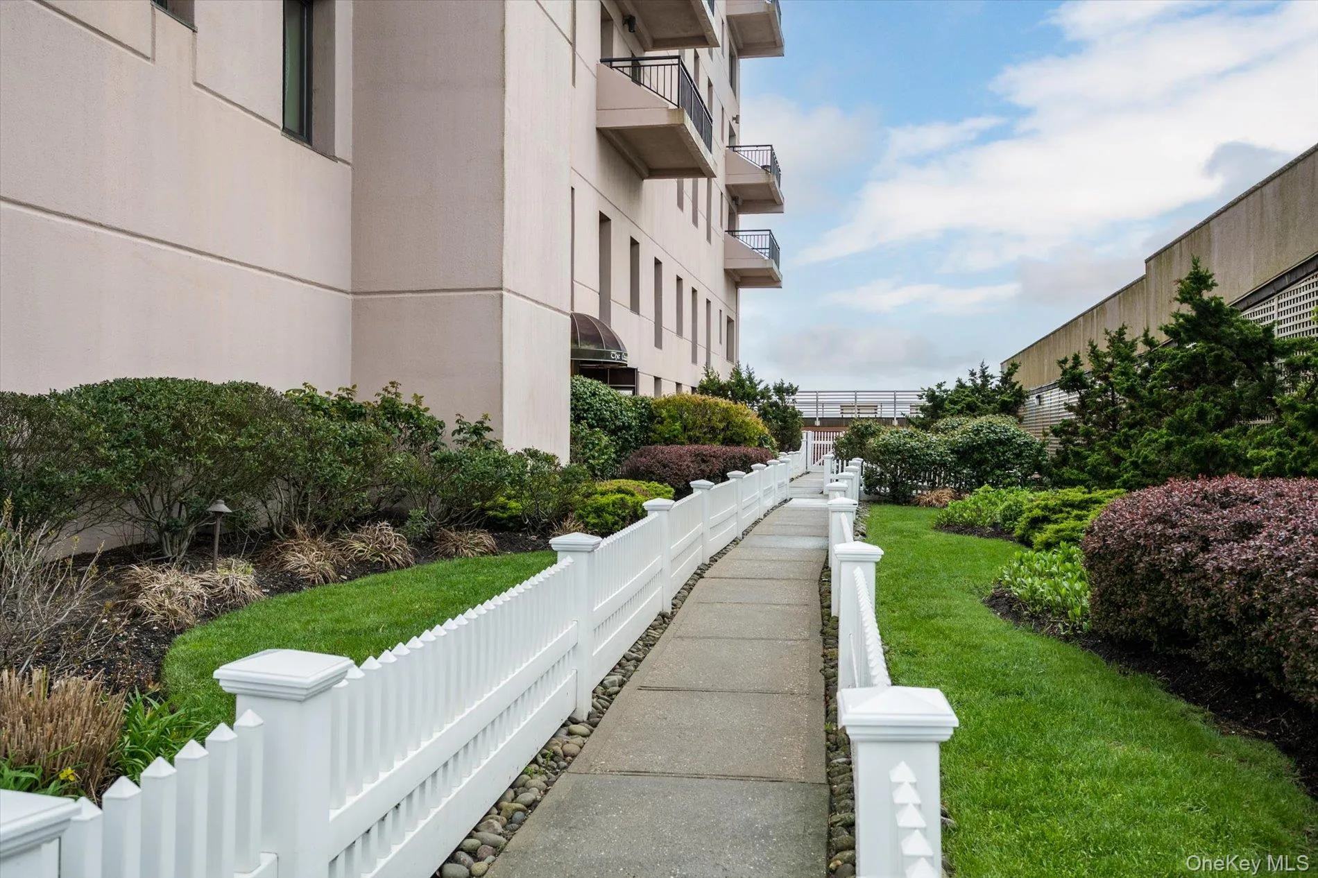 Side entrance Side entrance