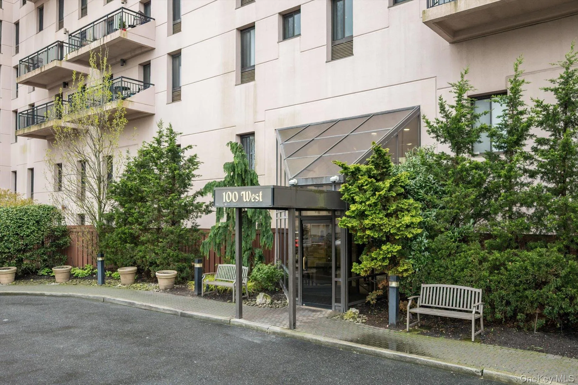 View of apartment building / complex View of apartment building / complex