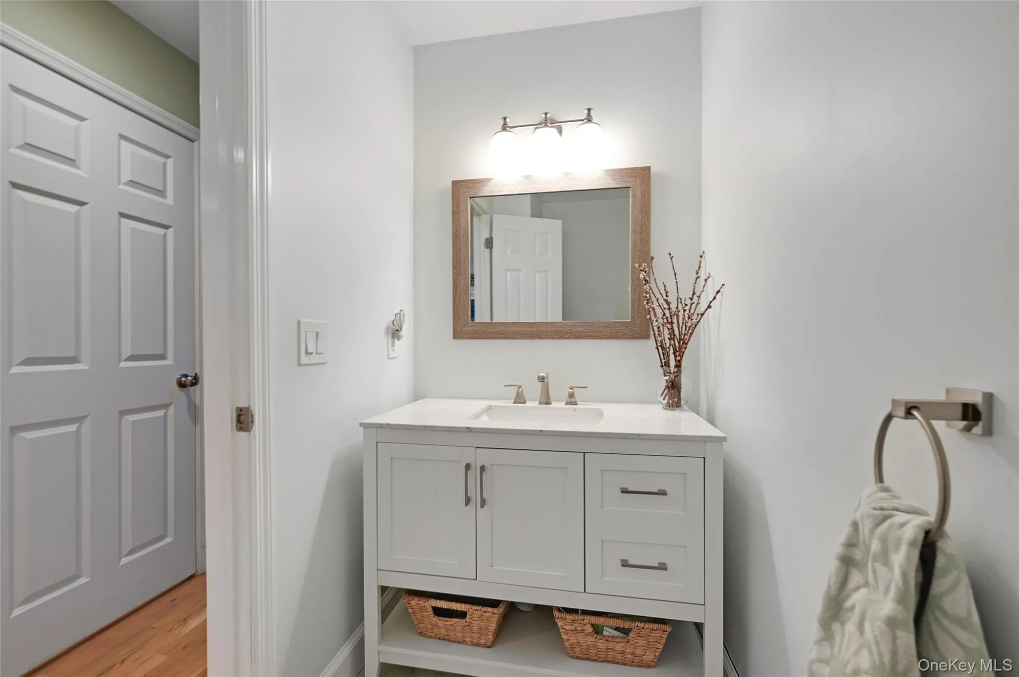 9 North Quarter Road, Southampton, NY, 3 Bedrooms Bedrooms, 6 Rooms Rooms,2 BathroomsBathrooms,Residential Lease,Idx,North Quarter,0,926403 9 North Quarter Road, Southampton, NY, 3 Bedrooms Bedrooms, 6 Rooms Rooms,2 BathroomsBathrooms,Residential Lease,Idx,North Quarter,0,926403