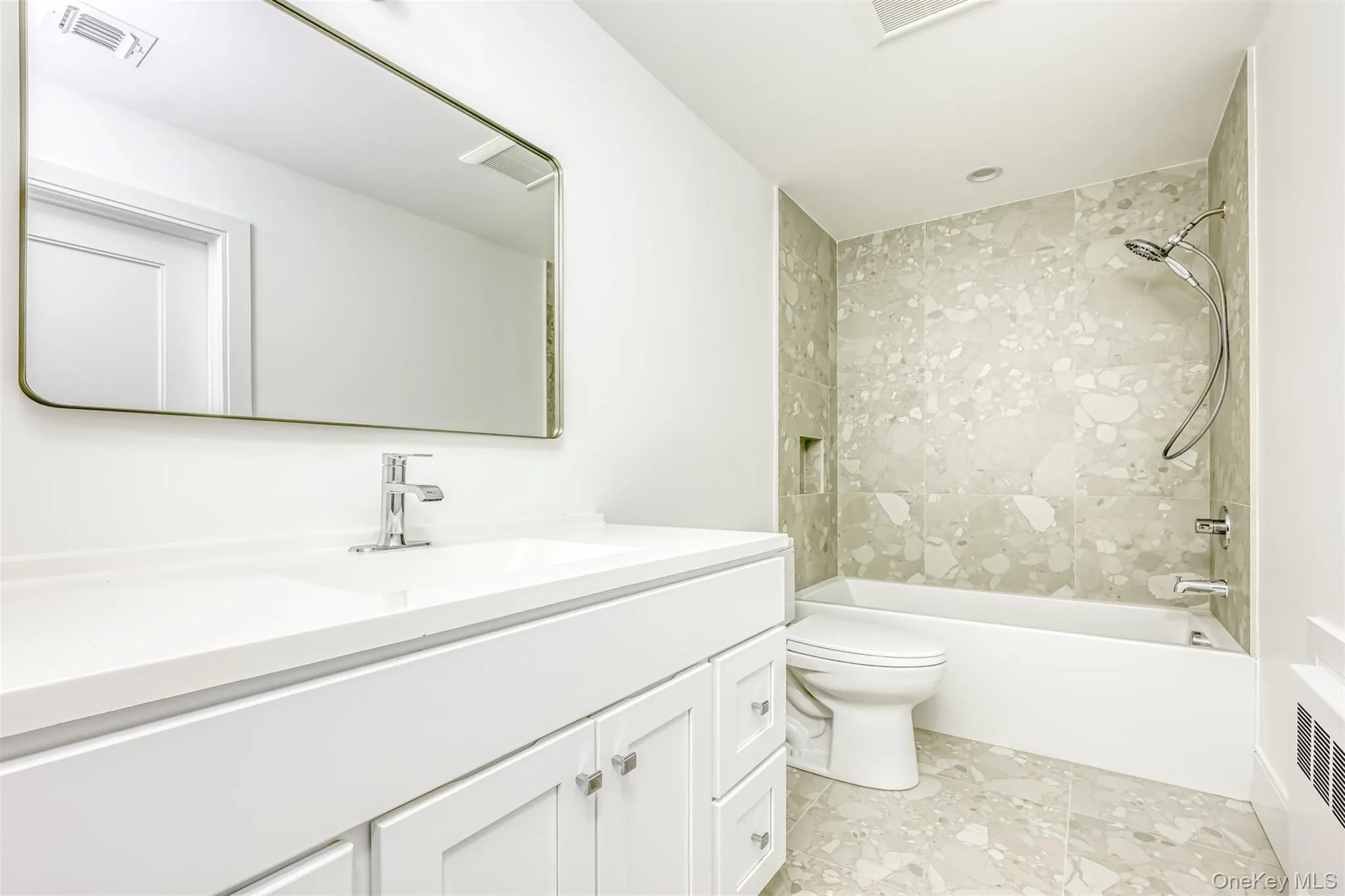28 Silverwood Circle, Ramapo, NY, 2 Bedrooms Bedrooms, 10 Rooms Rooms,2 BathroomsBathrooms,Residential,For Rent,Silverwood,0,926463 28 Silverwood Circle, Ramapo, NY, 2 Bedrooms Bedrooms, 10 Rooms Rooms,2 BathroomsBathrooms,Residential,For Rent,Silverwood,0,926463