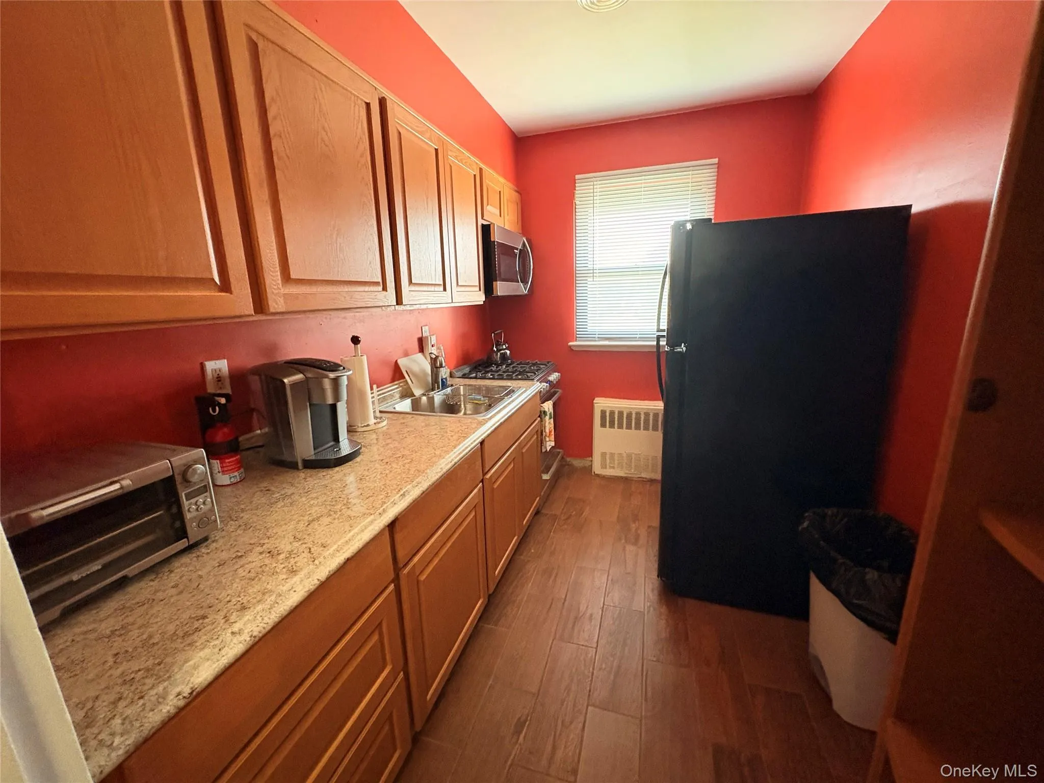Granite Countertops and Newer Appliances Granite Countertops and Newer Appliances