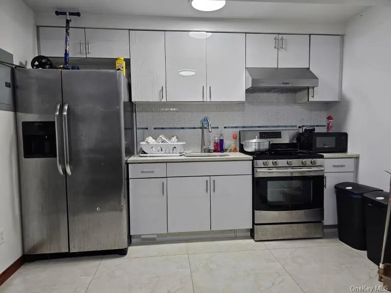 108-38 41 Avenue, New York, NY, 2 Bedrooms Bedrooms, 4 Rooms Rooms,1 BathroomBathrooms,Residential Sale,For Rent,41,0,926841 108-38 41 Avenue, New York, NY, 2 Bedrooms Bedrooms, 4 Rooms Rooms,1 BathroomBathrooms,Residential Sale,For Rent,41,0,926841