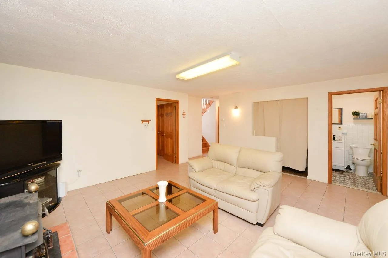 13 Park Terrace, Clarkstown, NY, 4 Bedrooms Bedrooms, 8 Rooms Rooms,2 BathroomsBathrooms,Residential Lease,Idx,Park,0,926912 13 Park Terrace, Clarkstown, NY, 4 Bedrooms Bedrooms, 8 Rooms Rooms,2 BathroomsBathrooms,Residential Lease,Idx,Park,0,926912