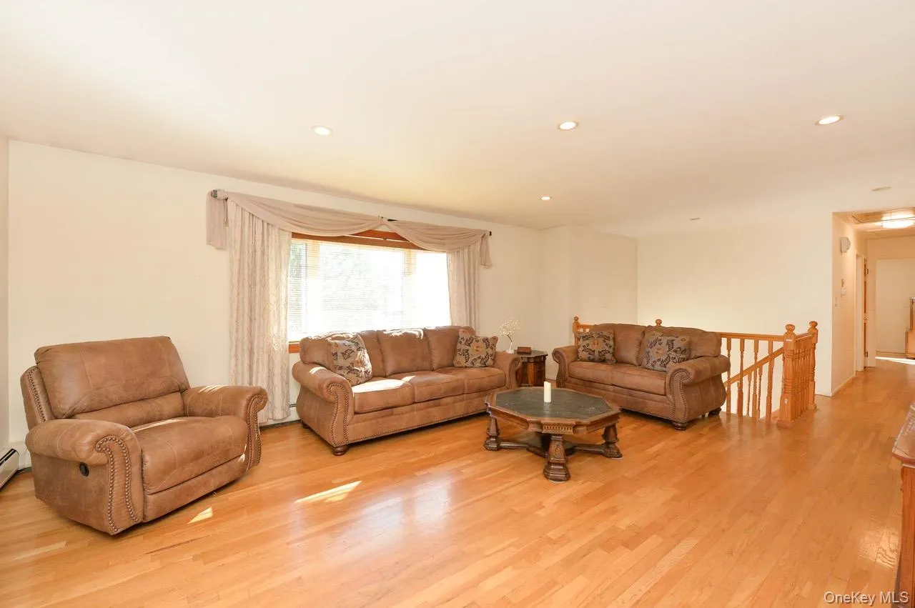 13 Park Terrace, Clarkstown, NY, 4 Bedrooms Bedrooms, 8 Rooms Rooms,2 BathroomsBathrooms,Residential Lease,Idx,Park,0,926912 13 Park Terrace, Clarkstown, NY, 4 Bedrooms Bedrooms, 8 Rooms Rooms,2 BathroomsBathrooms,Residential Lease,Idx,Park,0,926912