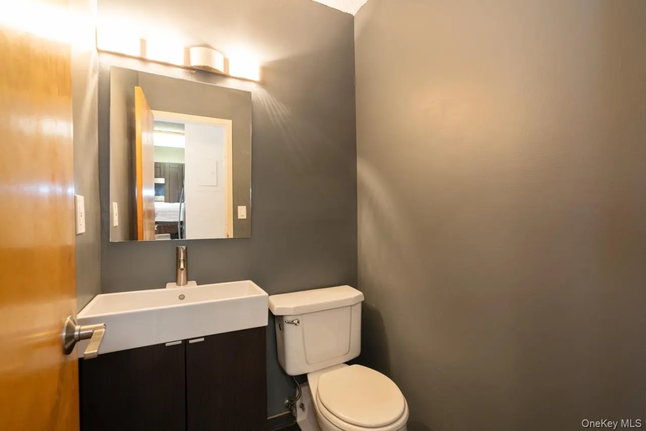 703 Pelham Road, New Rochelle, NY, 1 Bedroom Bedrooms, 3 Rooms Rooms,1 BathroomBathrooms,Residential Lease,Idx,Pelham,0,926978 703 Pelham Road, New Rochelle, NY, 1 Bedroom Bedrooms, 3 Rooms Rooms,1 BathroomBathrooms,Residential Lease,Idx,Pelham,0,926978