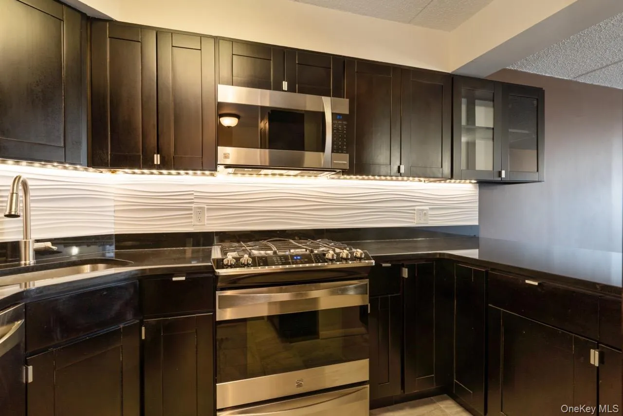 703 Pelham Road, New Rochelle, NY, 1 Bedroom Bedrooms, 3 Rooms Rooms,1 BathroomBathrooms,Residential Lease,Idx,Pelham,0,926978 703 Pelham Road, New Rochelle, NY, 1 Bedroom Bedrooms, 3 Rooms Rooms,1 BathroomBathrooms,Residential Lease,Idx,Pelham,0,926978