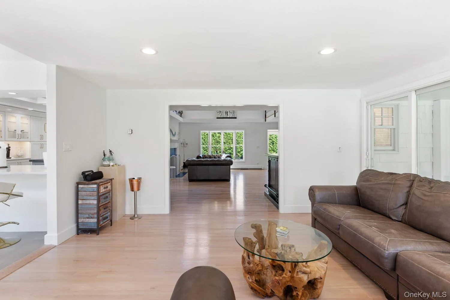 137 South Road, Southampton, NY, 5 Bedrooms Bedrooms, 10 Rooms Rooms,3 BathroomsBathrooms,Residential,For Rent,South,0,927095 137 South Road, Southampton, NY, 5 Bedrooms Bedrooms, 10 Rooms Rooms,3 BathroomsBathrooms,Residential,For Rent,South,0,927095