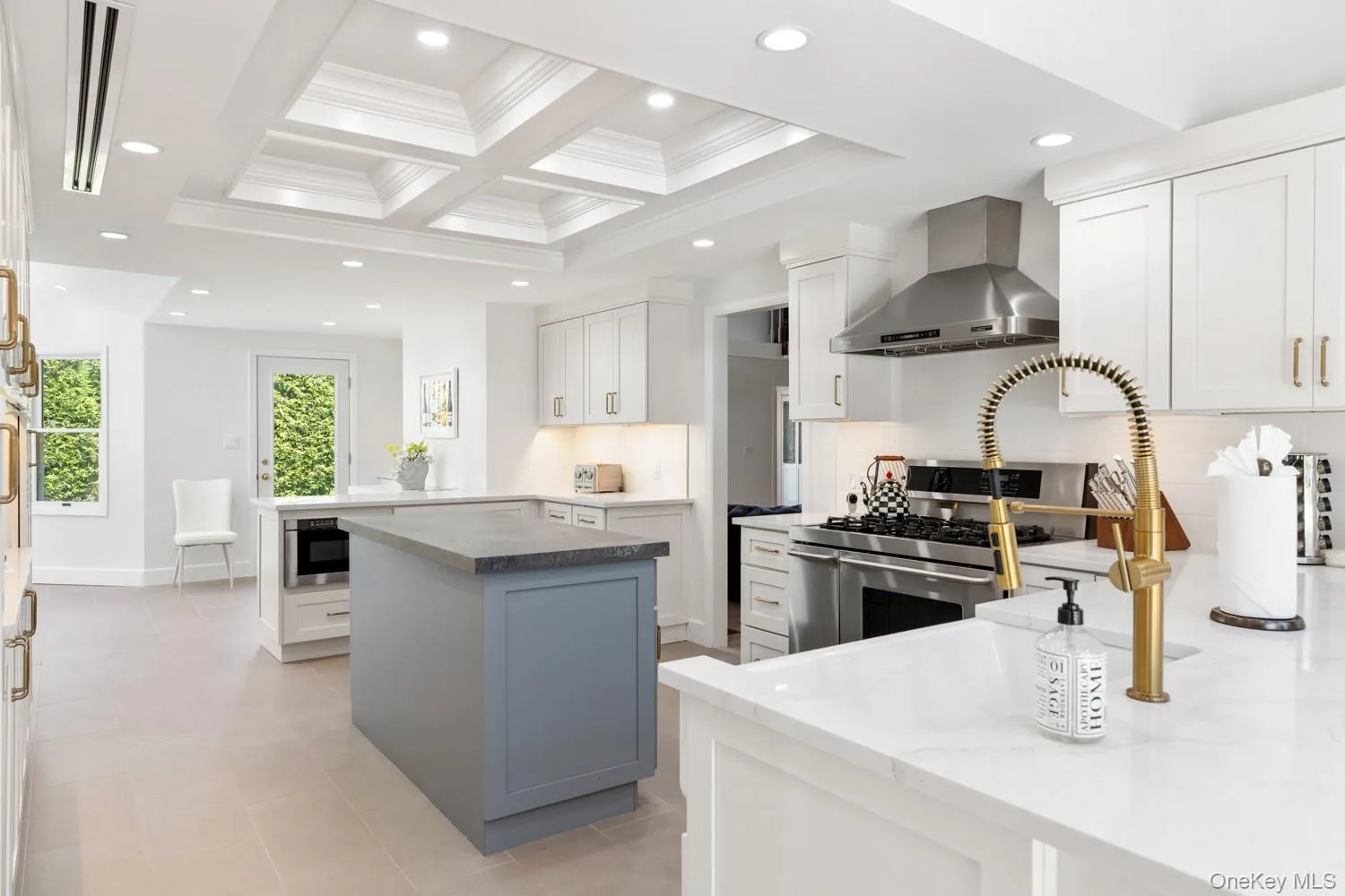 137 South Road, Southampton, NY, 5 Bedrooms Bedrooms, 10 Rooms Rooms,3 BathroomsBathrooms,Residential,For Rent,South,0,927095 137 South Road, Southampton, NY, 5 Bedrooms Bedrooms, 10 Rooms Rooms,3 BathroomsBathrooms,Residential,For Rent,South,0,927095