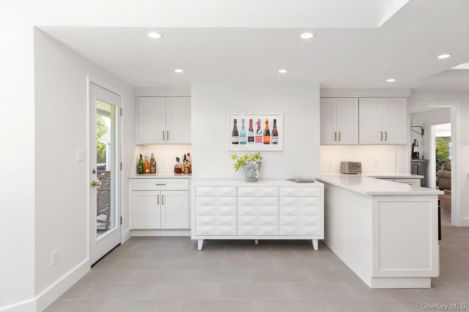 137 South Road, Southampton, NY, 5 Bedrooms Bedrooms, 10 Rooms Rooms,3 BathroomsBathrooms,Residential,For Rent,South,0,927095 137 South Road, Southampton, NY, 5 Bedrooms Bedrooms, 10 Rooms Rooms,3 BathroomsBathrooms,Residential,For Rent,South,0,927095
