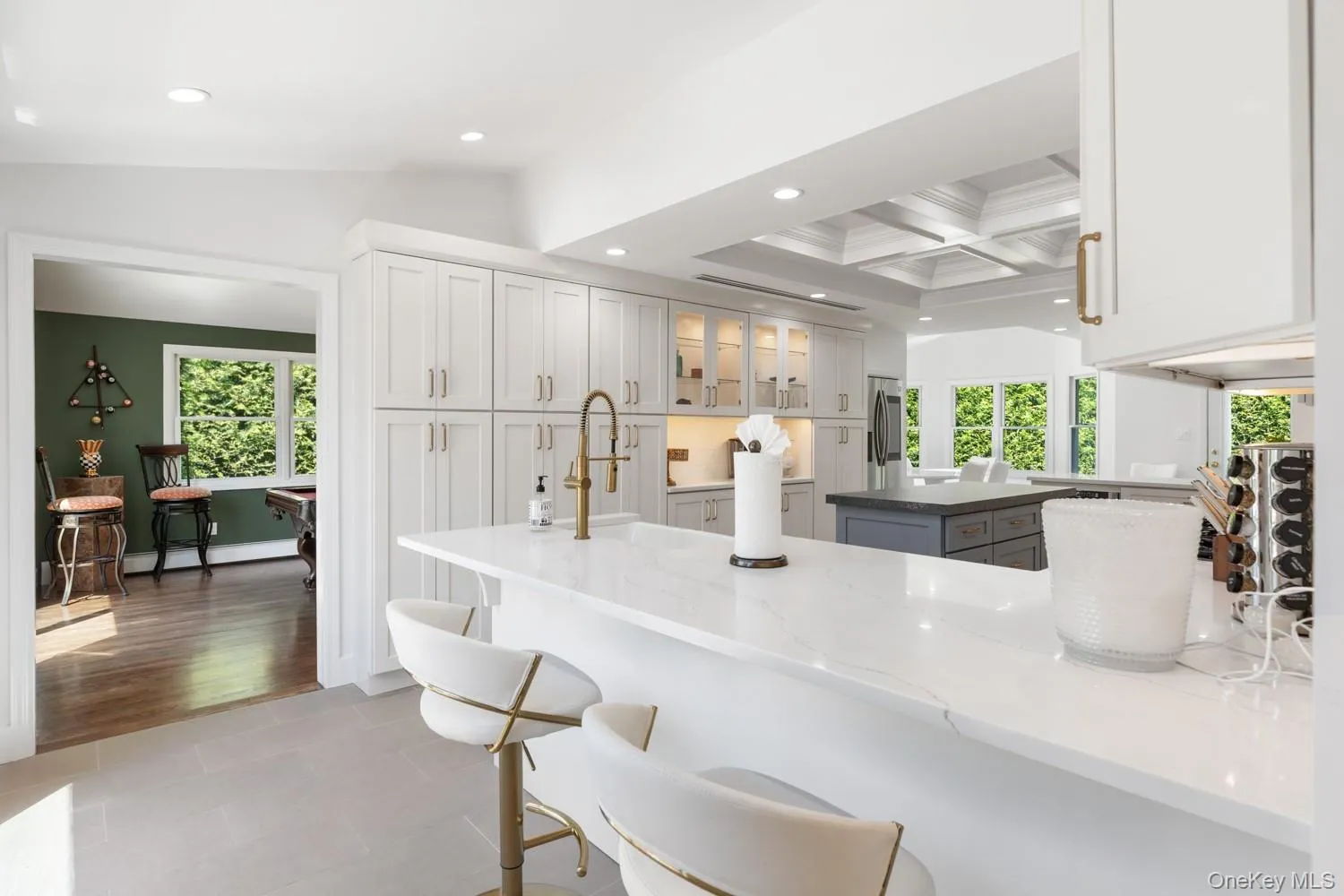 137 South Road, Southampton, NY, 5 Bedrooms Bedrooms, 10 Rooms Rooms,3 BathroomsBathrooms,Residential,For Rent,South,0,927095 137 South Road, Southampton, NY, 5 Bedrooms Bedrooms, 10 Rooms Rooms,3 BathroomsBathrooms,Residential,For Rent,South,0,927095