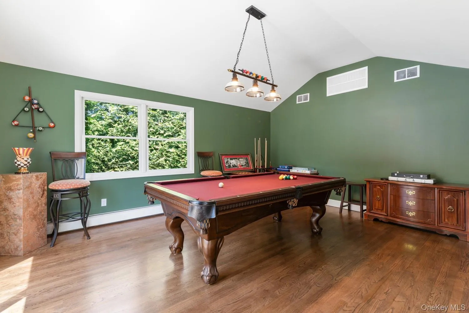 137 South Road, Southampton, NY, 5 Bedrooms Bedrooms, 10 Rooms Rooms,3 BathroomsBathrooms,Residential,For Rent,South,0,927095 137 South Road, Southampton, NY, 5 Bedrooms Bedrooms, 10 Rooms Rooms,3 BathroomsBathrooms,Residential,For Rent,South,0,927095