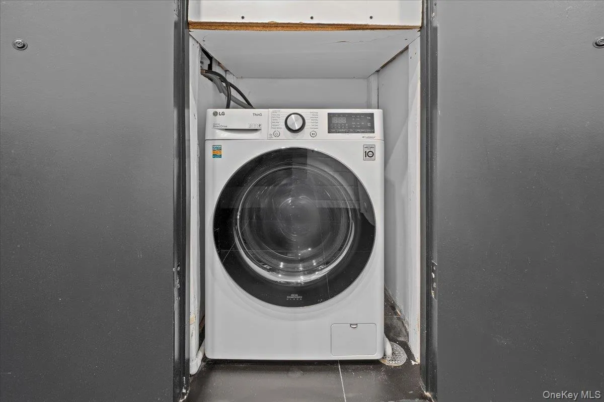 Laundry area with washer / dryer Laundry area with washer / dryer
