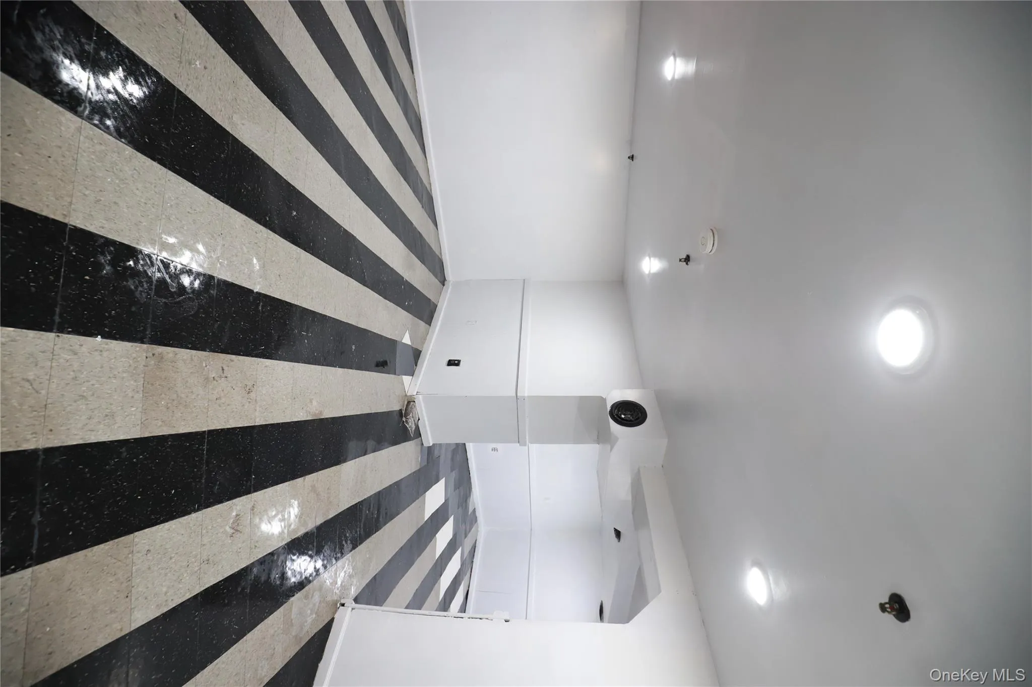 Empty room with recessed lighting Empty room with recessed lighting