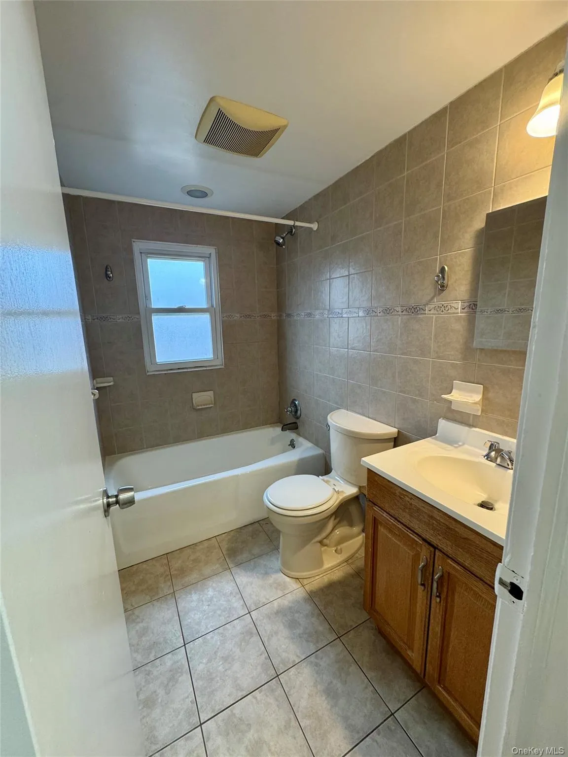 10 3rd Avenue, Hempstead, NY, 2 Bedrooms Bedrooms, 5 Rooms Rooms,1 BathroomBathrooms,Residential Lease,Idx,3rd,0,927304 10 3rd Avenue, Hempstead, NY, 2 Bedrooms Bedrooms, 5 Rooms Rooms,1 BathroomBathrooms,Residential Lease,Idx,3rd,0,927304