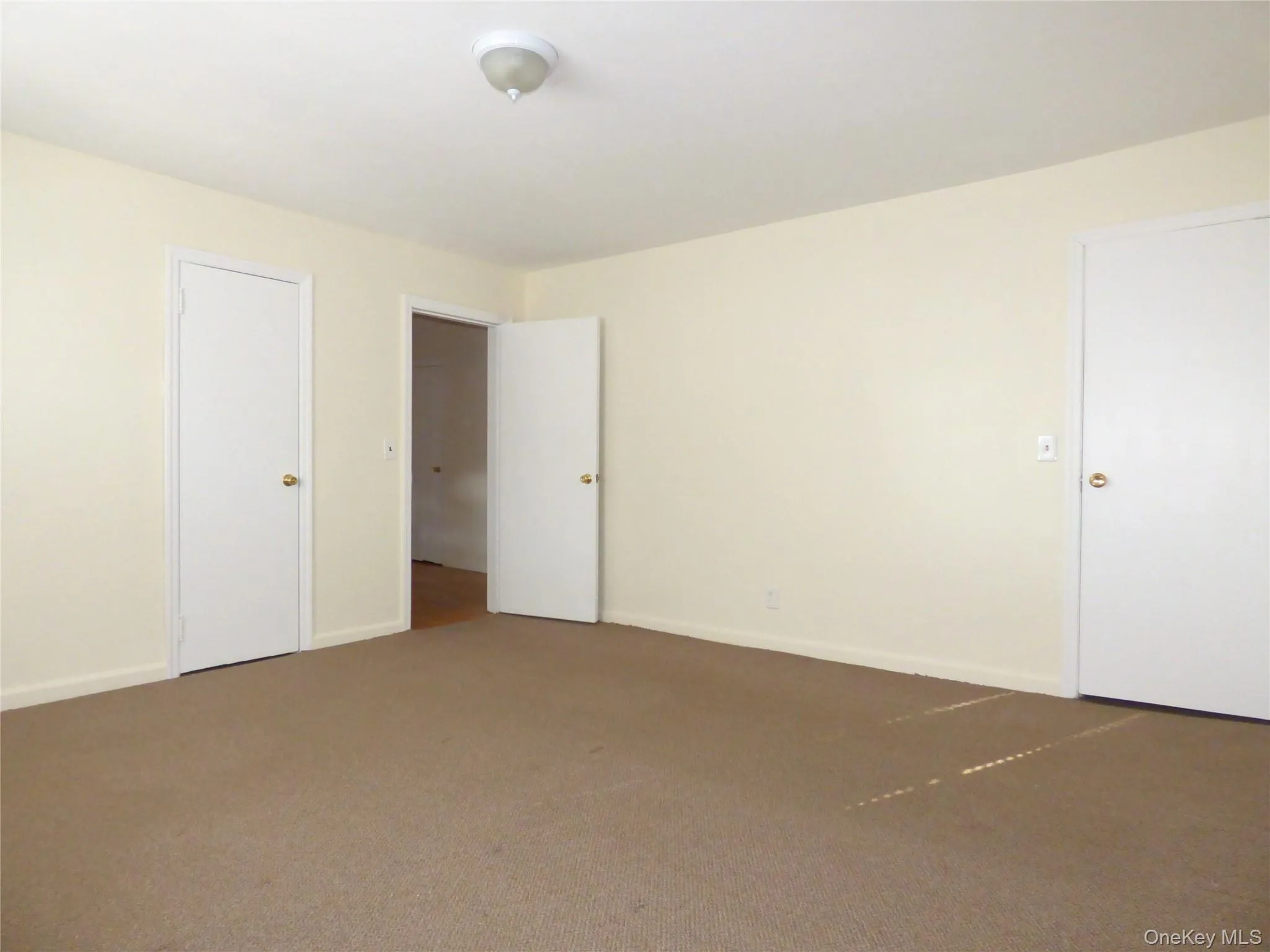 Master Bedroom alt view Master Bedroom alt view