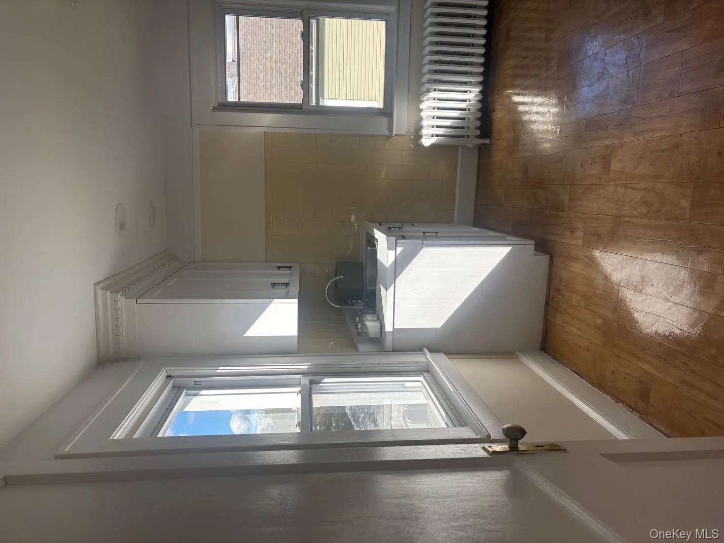 15 Miller Street, Glen Cove, NY, 1 Bedroom Bedrooms, 3 Rooms Rooms,1 BathroomBathrooms,Residential Lease,Idx,Miller,0,927821 15 Miller Street, Glen Cove, NY, 1 Bedroom Bedrooms, 3 Rooms Rooms,1 BathroomBathrooms,Residential Lease,Idx,Miller,0,927821