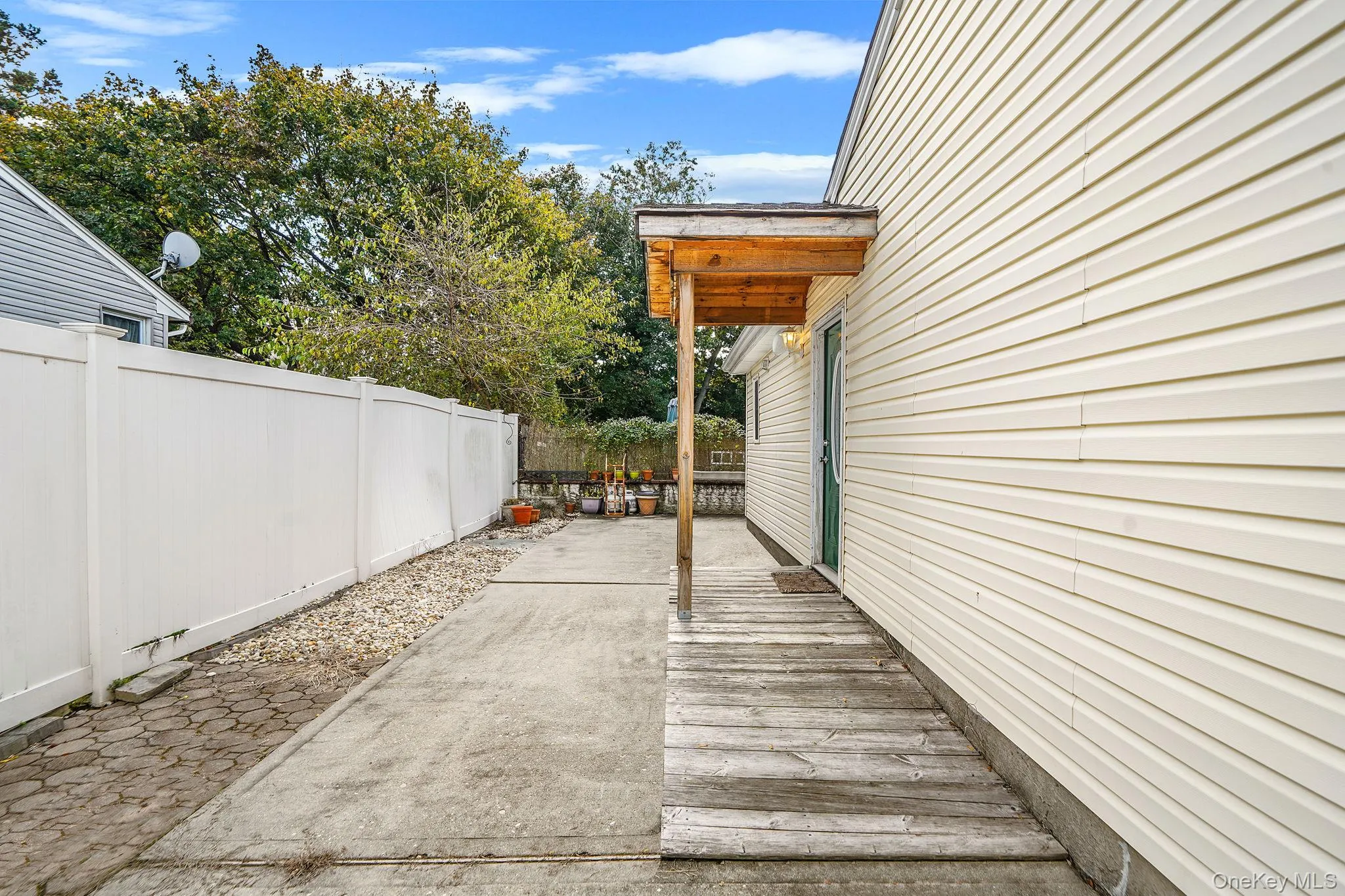 Private Entry and Private Patio Private Entry and Private Patio